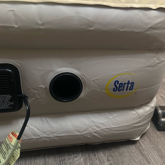 Serta Beige Inflatable Mattress with Built-in Pump - Picture 10 of 10